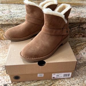 UGG ZARIYAH ANKLE BOOT